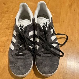 COPY - Womens adidas gazelle size 8. Gray suede. Good condition.